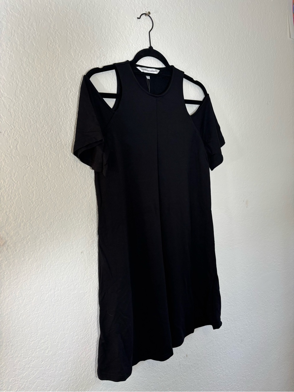 NWT Cupcakes And Cashmere Hyde Cold Shoulder Black Mini Dress Size XS - Picture 3 of 10